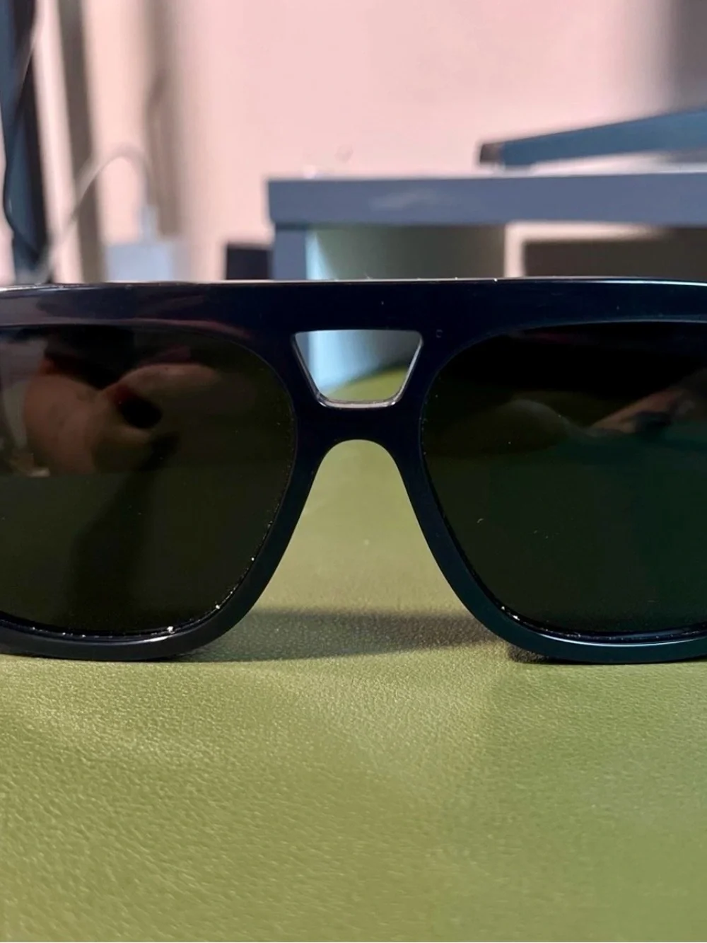 Gucci Men's Black Sunglasses with Gold Detail